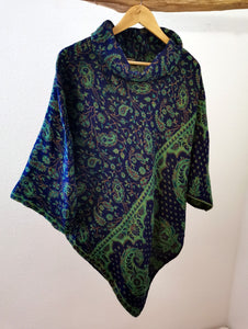 Warmer Poncho DANA mit Paisley Muster