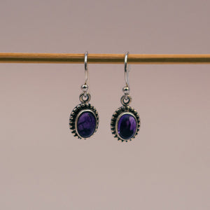 Silberohrring mit lila Edelstein Amethyst