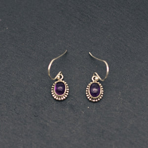 Silberohrring mit lila Edelstein Amethyst