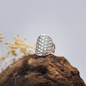 Ring &quot;Lebensblume&quot; mit außergewöhnlichen Ringband, 925 Sterlingsilber