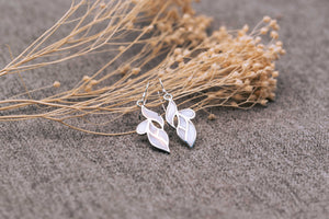 Blatt Hängeohrring, Blüten aus Perlmutt, 925 Sterlingsilber