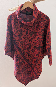 Warmer Poncho mit Paisley Muster