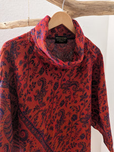 Warmer Poncho mit Paisley Muster