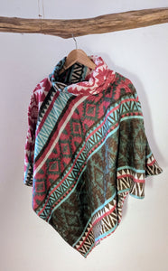 Kuscheliger Ethno Poncho ISLA