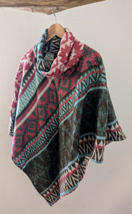 Kuscheliger Ethno Poncho ISLA