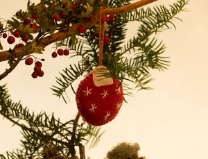 Flache Weihnachtskugel, Weihnachtsbaumdekoration Anhänger aus Filz