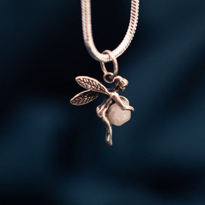 Halskette mit zierlichen Elfen Anhänger aus 925 Sterling Silber mit verschiedenen Edelsteinen, Fairy Charm