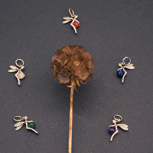 Halskette mit zierlichen Elfen Anhänger aus 925 Sterling Silber mit verschiedenen Edelsteinen, Fairy Charm