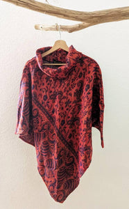Warmer Poncho mit Paisley Muster, rostrot / lila