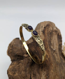 Messingarmreif, gold, mit Amethyst